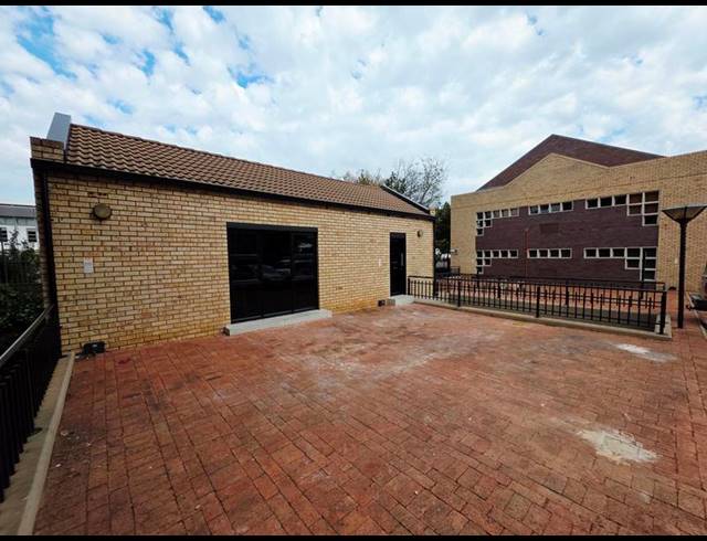 BUSINESS PROPERTY TO RENT IN LYNNWOOD